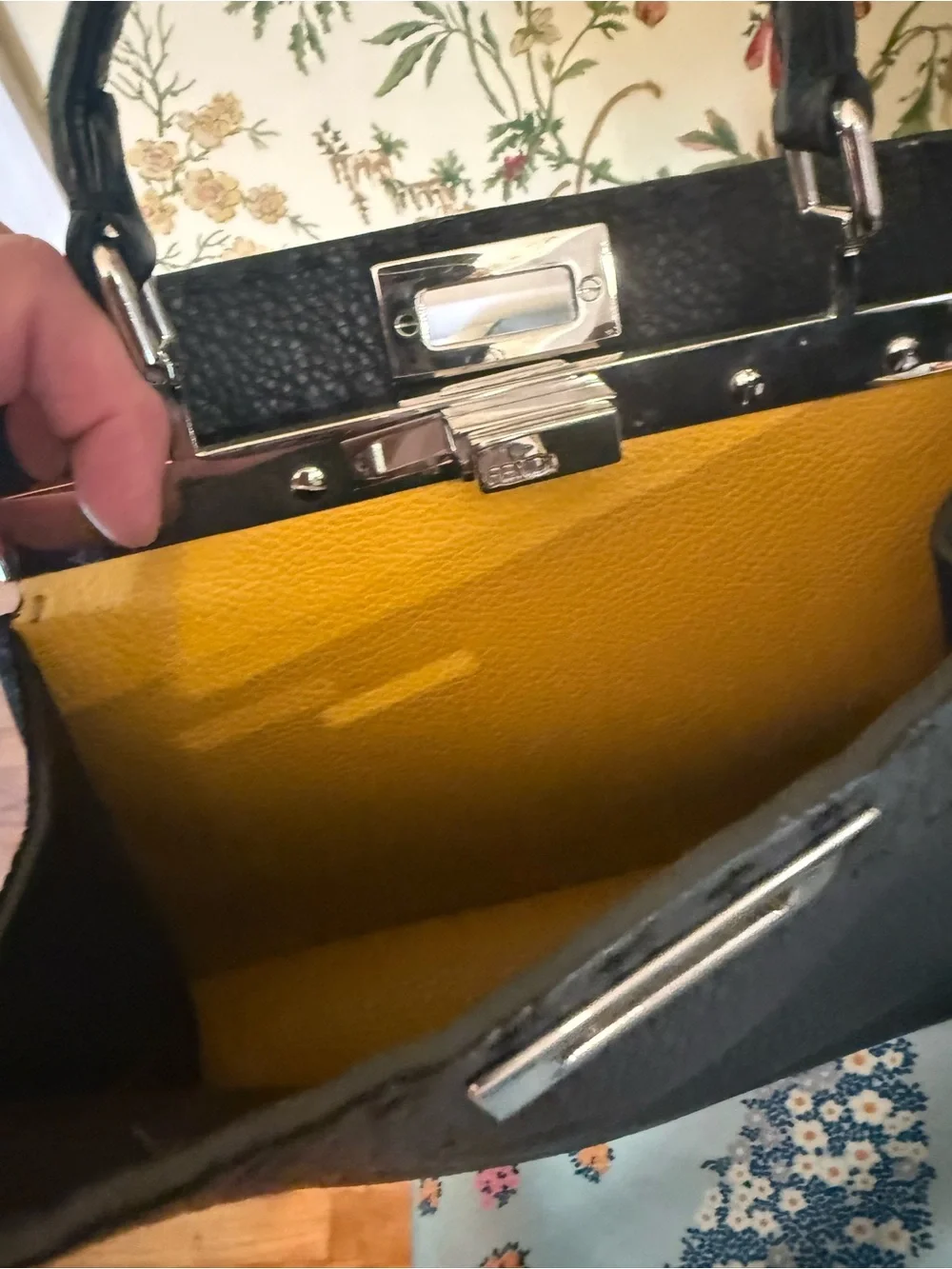 Fendi Selleria Peekaboo Mini – Black Cuoio Romano Leather